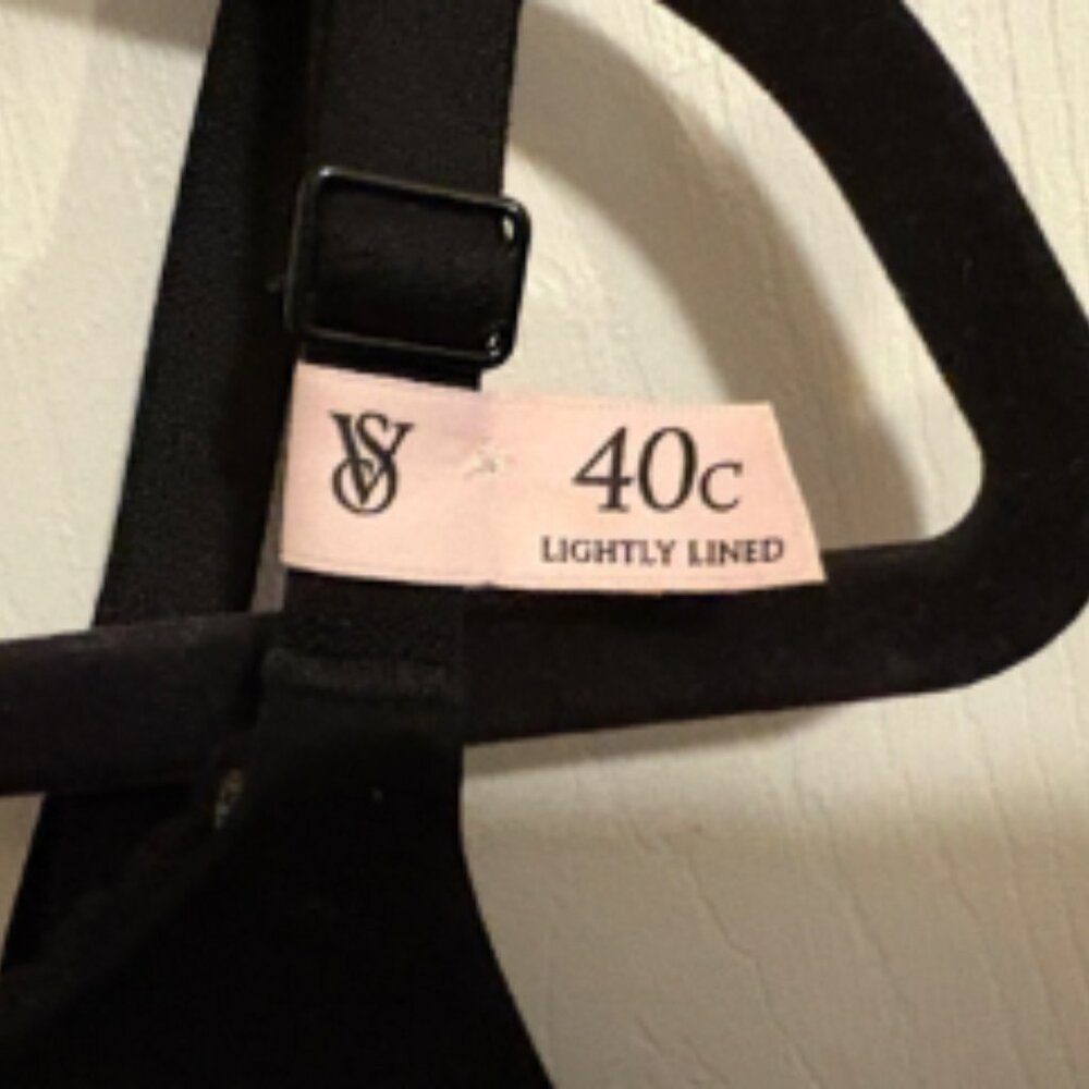 Victoria’s Secret Black Underwire Bra – Size 40C | Smooth Support, Everyday Lift - Picture 5 of 5